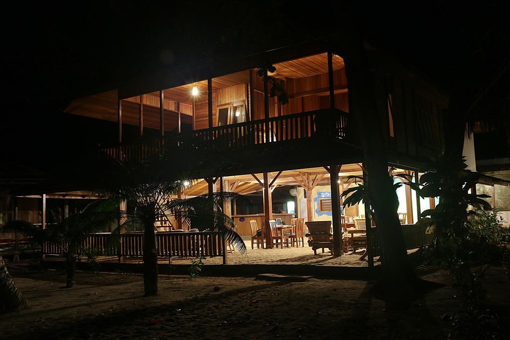 Onong Resort Bunaken Habitación foto